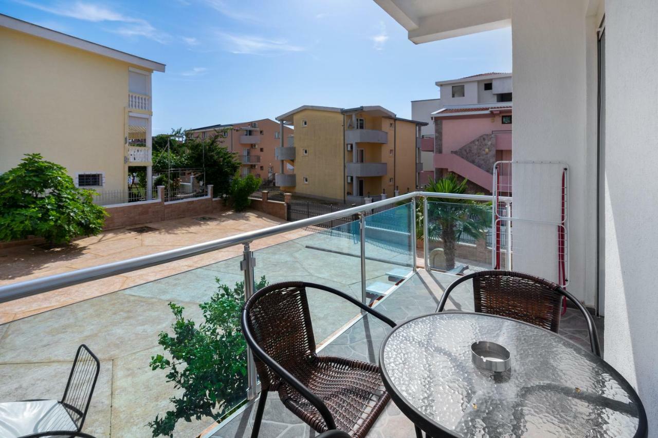 Apartments Vila A1 Dobra Voda Eksteriør billede