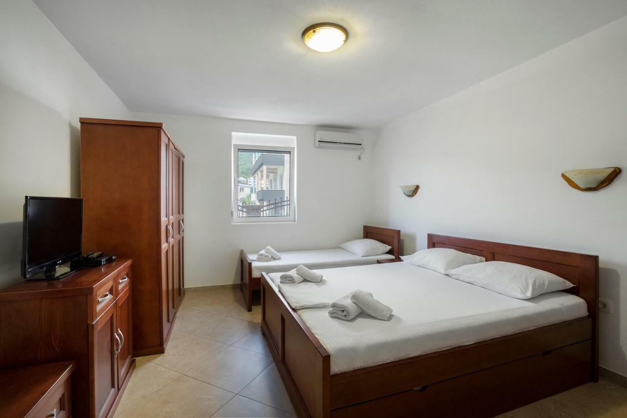 Apartments Vila A1 Dobra Voda Eksteriør billede