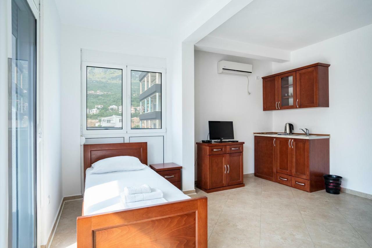 Apartments Vila A1 Dobra Voda Eksteriør billede