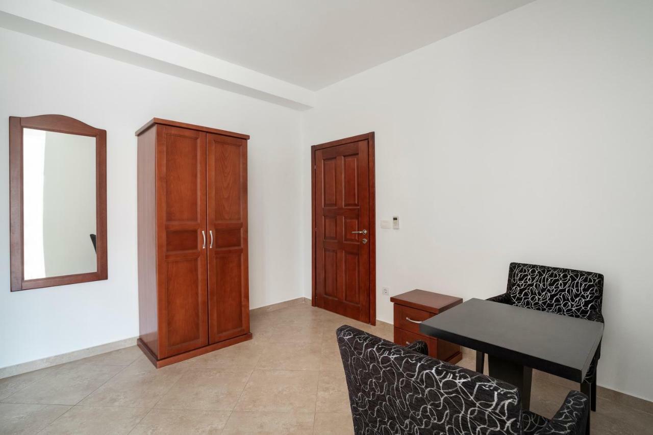 Apartments Vila A1 Dobra Voda Eksteriør billede